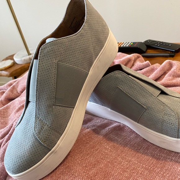 Steve Madden Shoes - Steve Madden Brad blue suede slip on sneakers 9.5